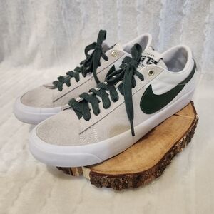 Nike SB Zoom GT White and Dark Green Low-Top Sneakers